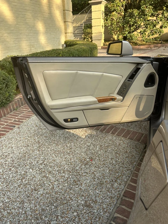 2005 Cadillac XLR - Image 23 of 31