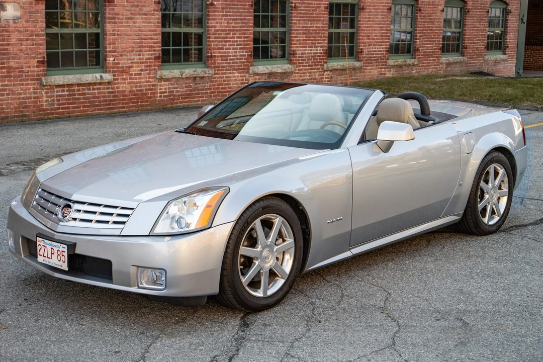 2006 Cadillac XLR - Image 2 of 31