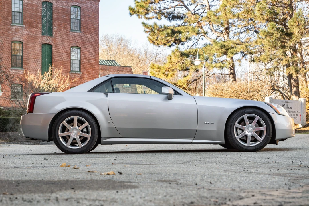 2006 Cadillac XLR - Image 18 of 31