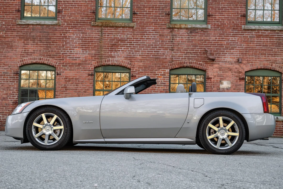 2006 Cadillac XLR - Image 4 of 31