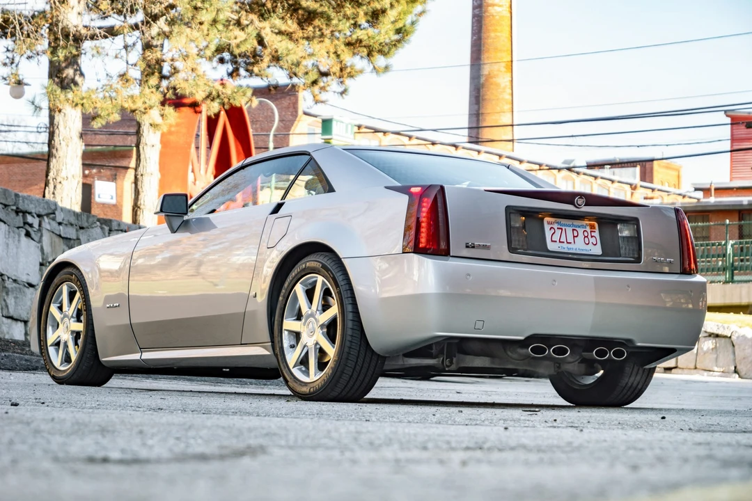 2006 Cadillac XLR - Image 15 of 31
