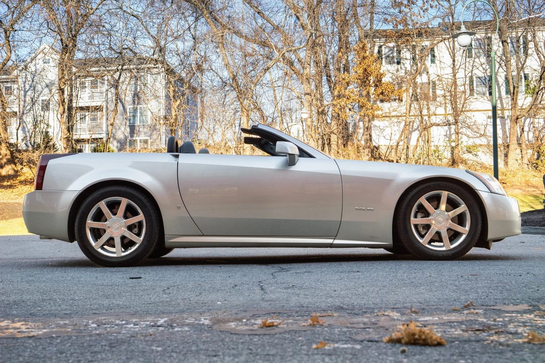 2006 Cadillac XLR - Image 9 of 31