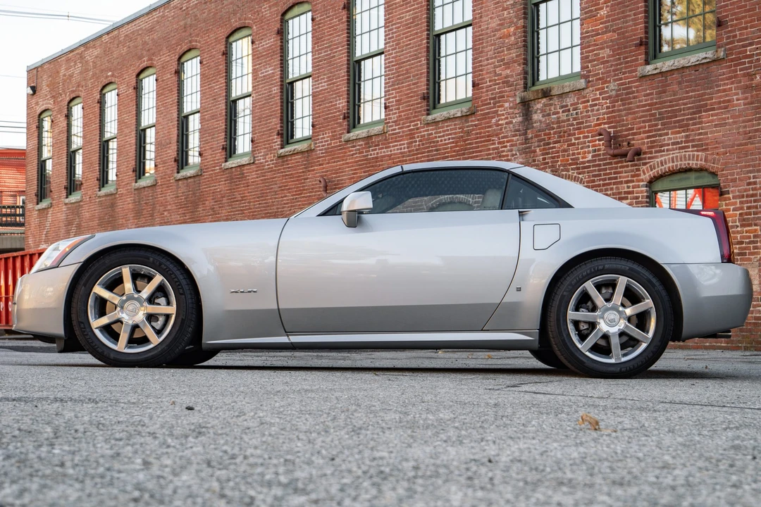 2006 Cadillac XLR - Image 14 of 31