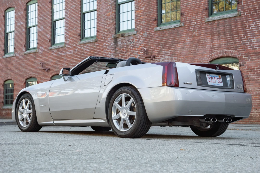 2006 Cadillac XLR - Image 5 of 31