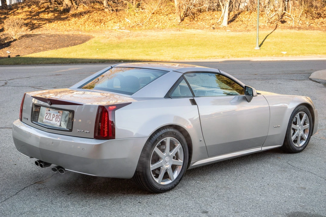 2006 Cadillac XLR - Image 17 of 31