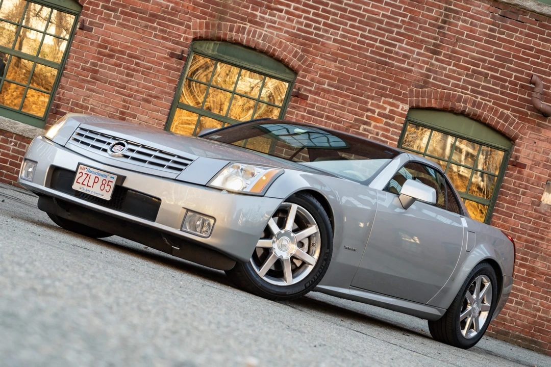 2006 Cadillac XLR - Image 12 of 31