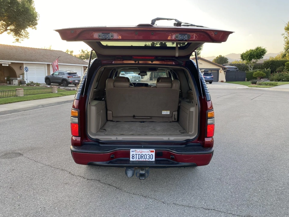 2006 Chevrolet Suburban 9th Gen - Image 12 of 31