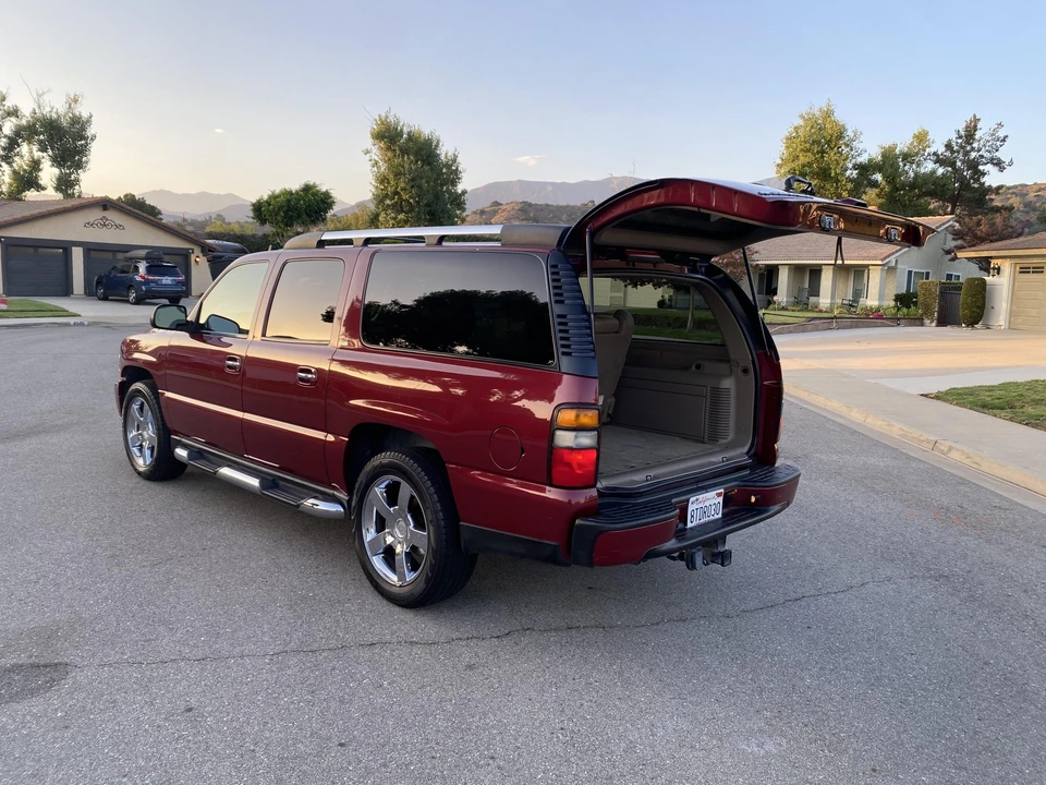 2006 Chevrolet Suburban 9th Gen - Image 11 of 31