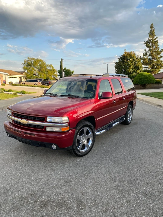2006 Chevrolet Suburban 9th Gen - Image 2 of 31