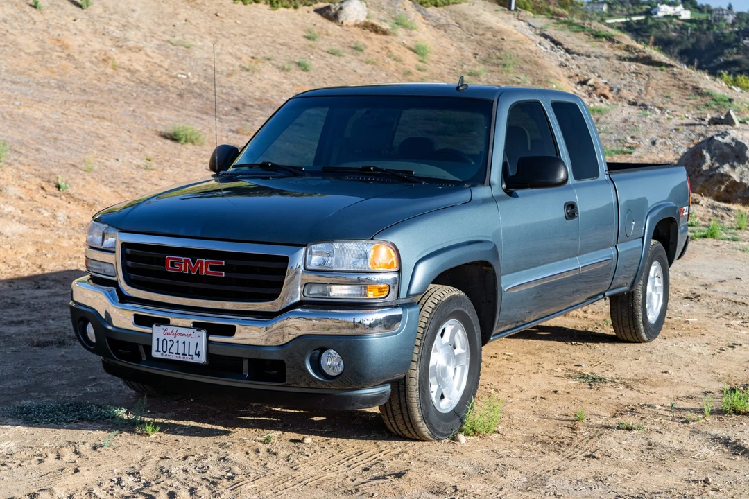 2006 GMC Sierra 2nd Gen - Image 2 of 31