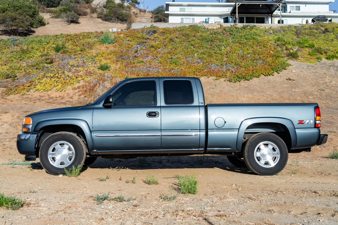 2006 GMC Sierra 2nd Gen - Image 3 of 31