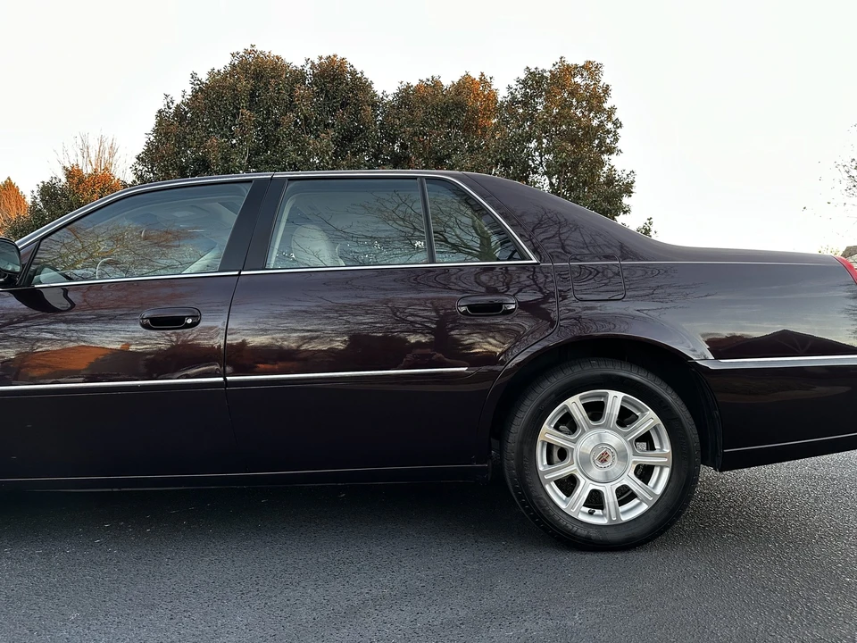 2008 Cadillac DTS - Image 16 of 31