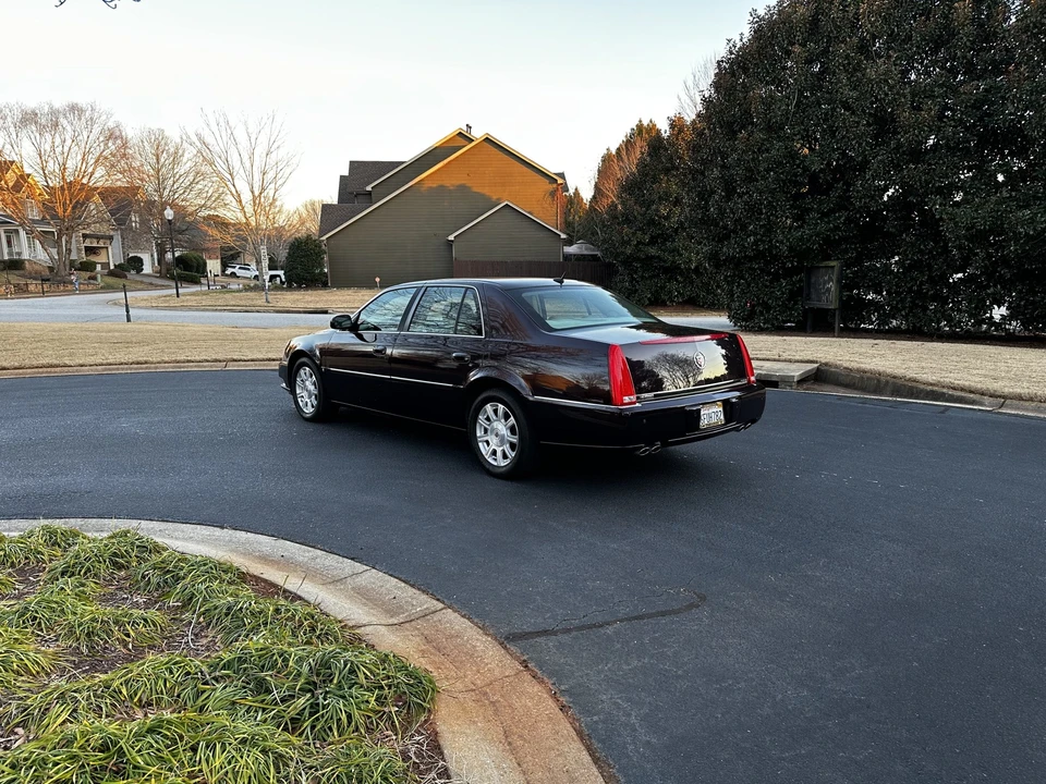 2008 Cadillac DTS - Image 11 of 31