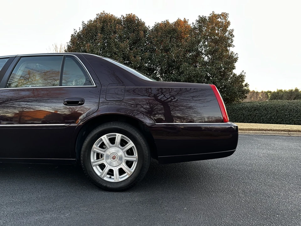 2008 Cadillac DTS - Image 17 of 31