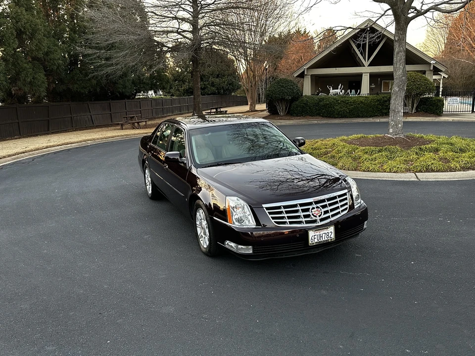 2008 Cadillac DTS - Image 6 of 31