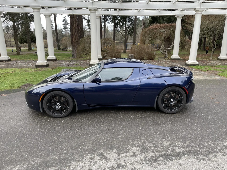 2010 Tesla Roadster - Image 9 of 31