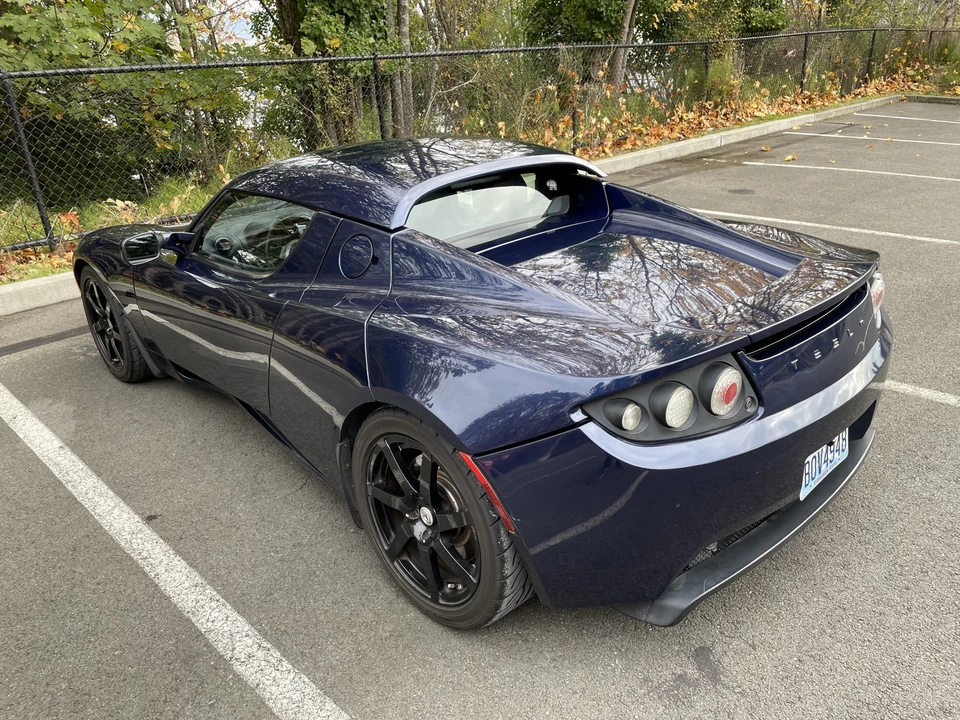 2010 Tesla Roadster - Image 22 of 31
