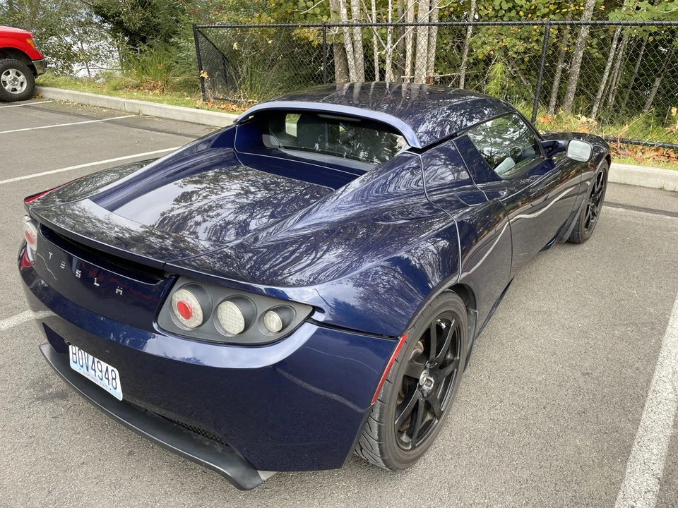 2010 Tesla Roadster - Image 17 of 31