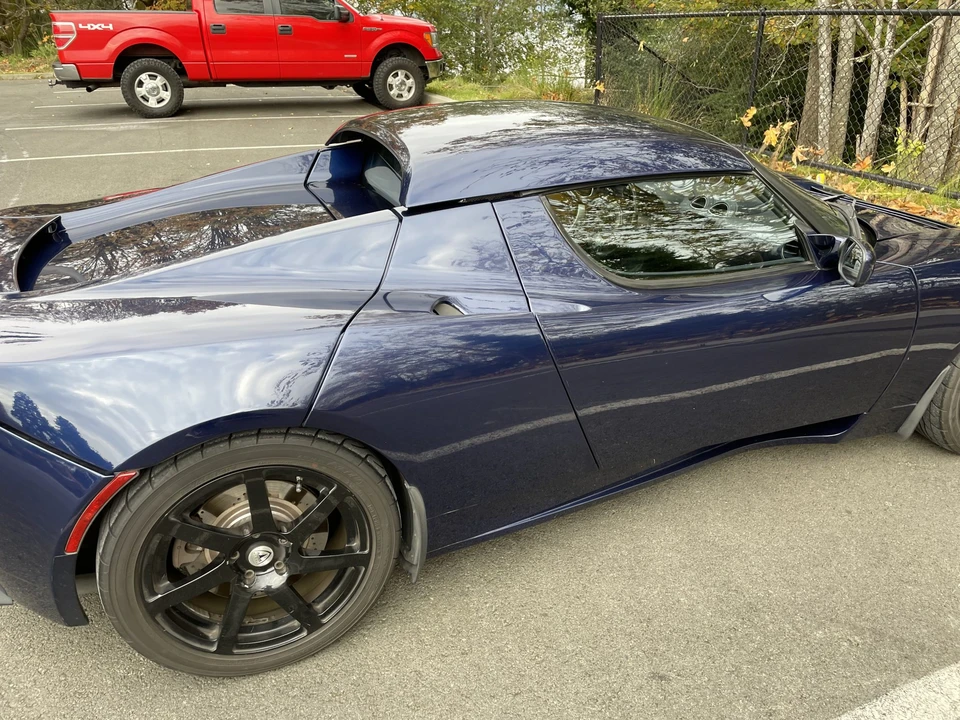 2010 Tesla Roadster - Image 29 of 31