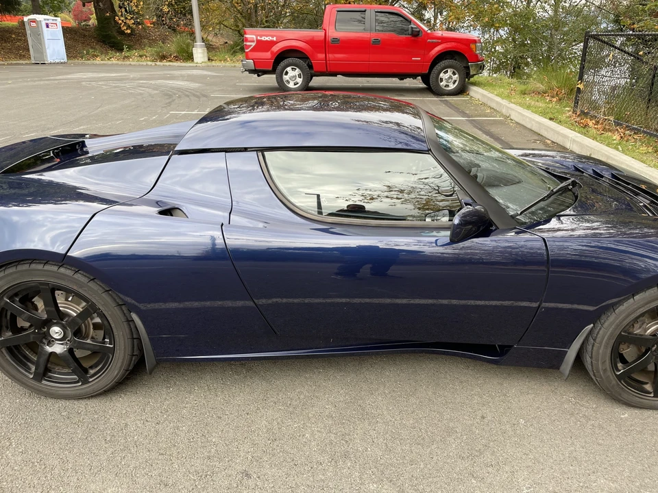 2010 Tesla Roadster - Image 27 of 31