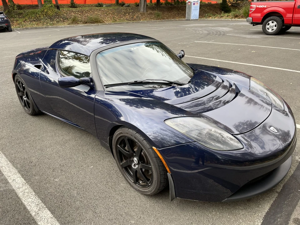 2010 Tesla Roadster - Image 16 of 31