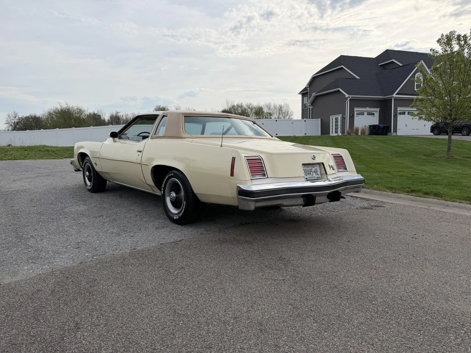 1976 Pontiac Grand Prix 3rd+ Gen - Image 15 of 31