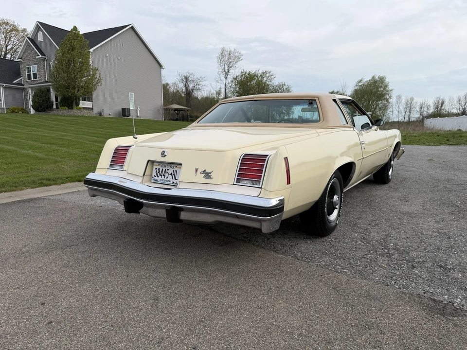 1976 Pontiac Grand Prix 3rd+ Gen - Image 19 of 31