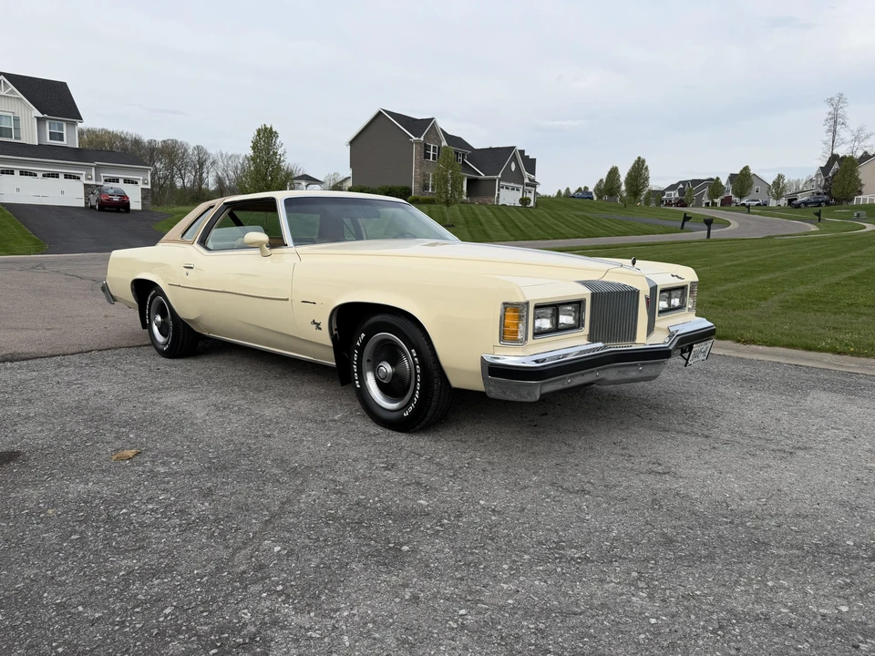 1976 Pontiac Grand Prix 3rd+ Gen - Image 3 of 31