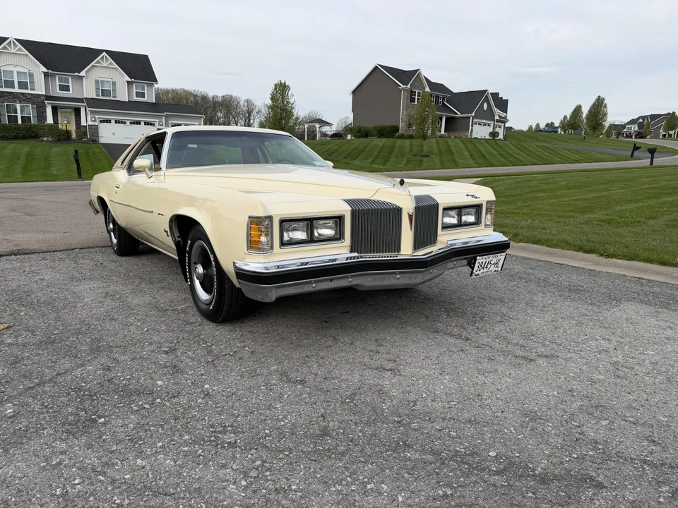 1976 Pontiac Grand Prix 3rd+ Gen - Image 4 of 31