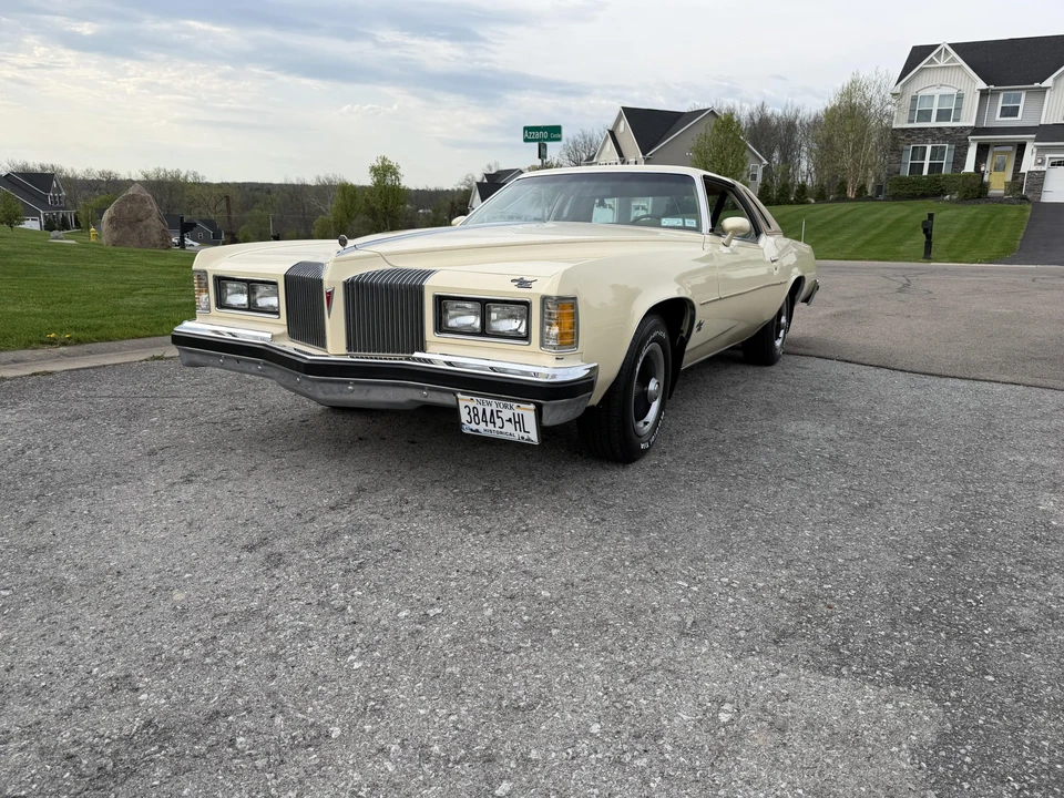 1976 Pontiac Grand Prix 3rd+ Gen - Image 7 of 31