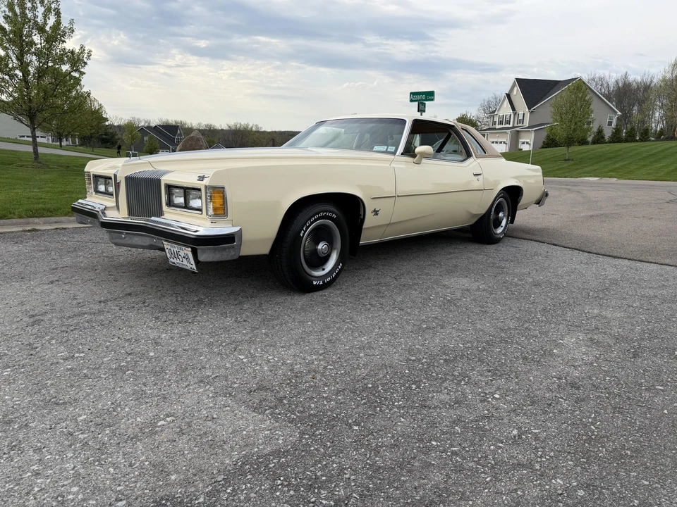 1976 Pontiac Grand Prix 3rd+ Gen - Image 8 of 31