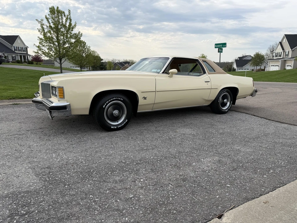 1976 Pontiac Grand Prix 3rd+ Gen - Image 9 of 31