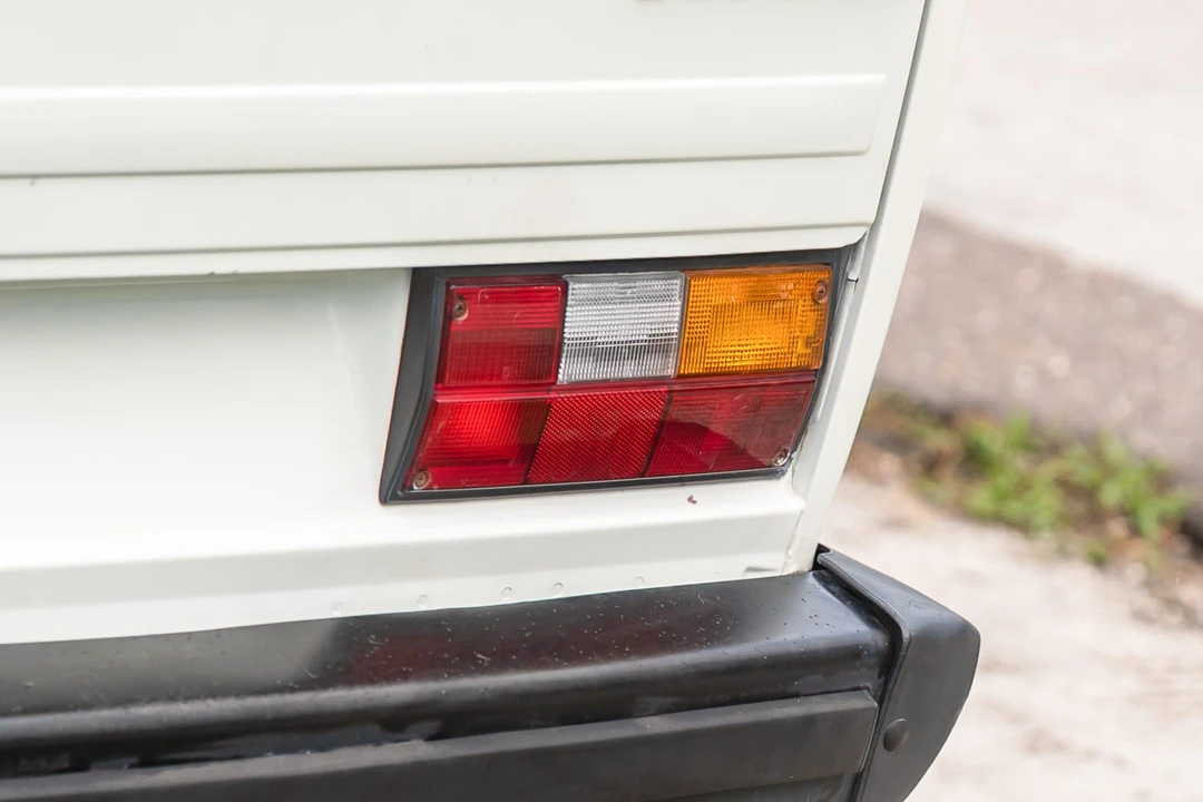 1990 Volkswagen Vanagon - Image 13 of 31