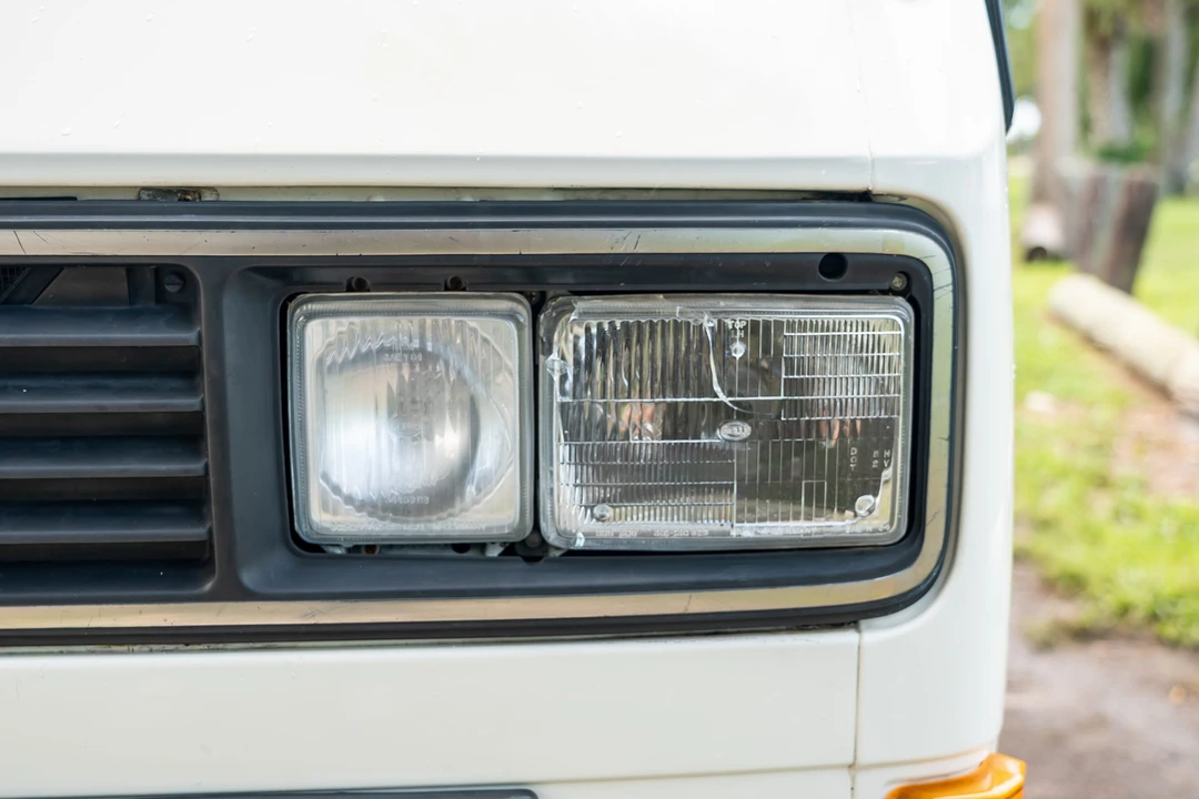 1990 Volkswagen Vanagon - Image 11 of 31