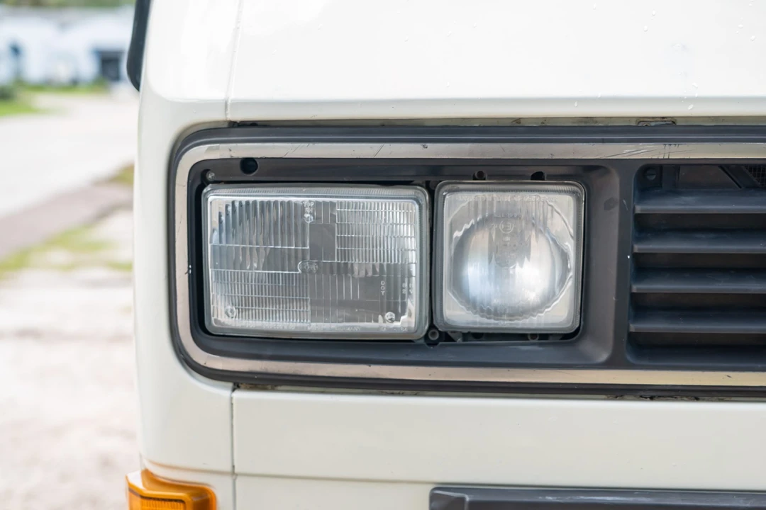 1990 Volkswagen Vanagon - Image 10 of 31