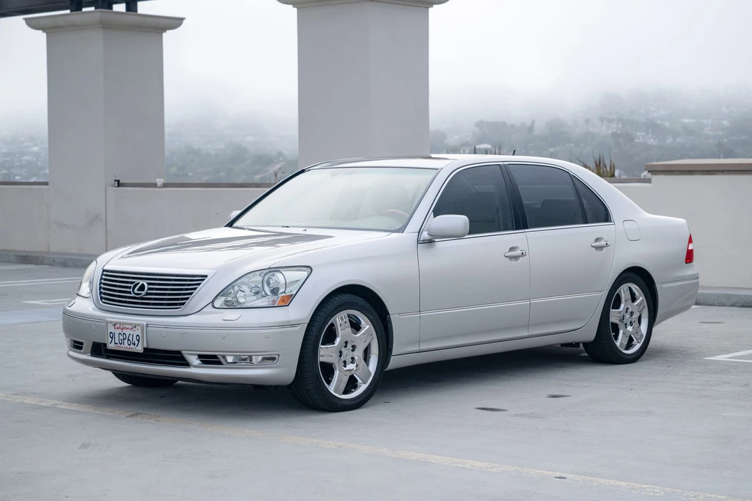 2006 Lexus LS 3rd Gen - Image 2 of 31