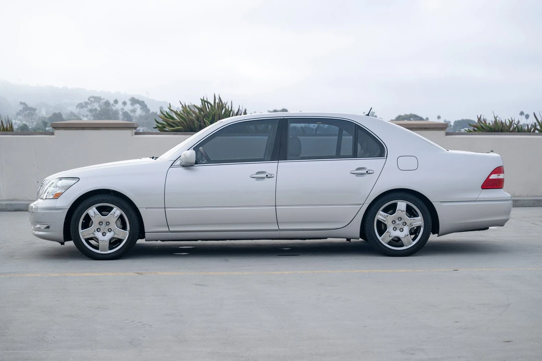 2006 Lexus LS 3rd Gen - Image 3 of 31