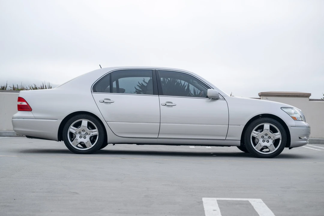 2006 Lexus LS 3rd Gen - Image 7 of 31