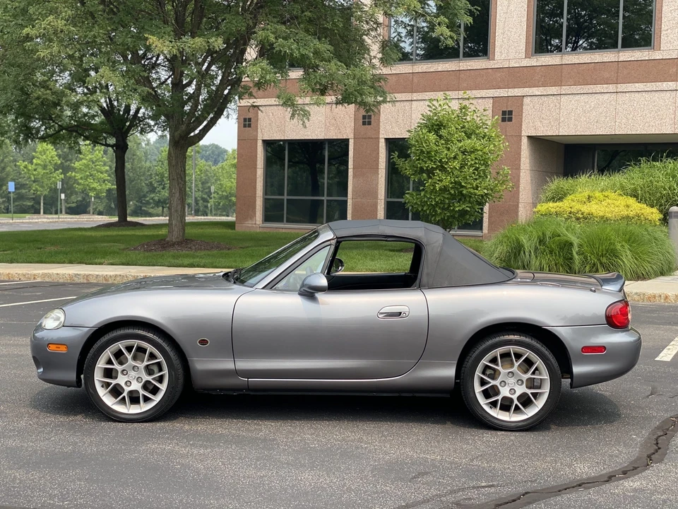 2002 Mazda NB MX-5 Miata - Image 3 of 31