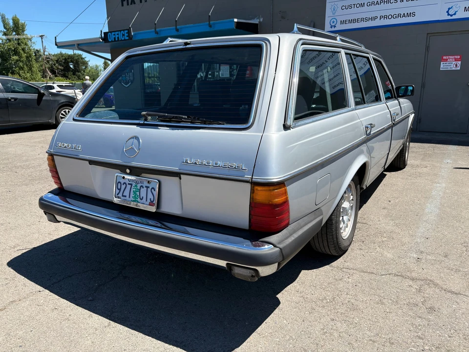 1985 Mercedes-Benz W123 Wagon (S123) - Image 6 of 31