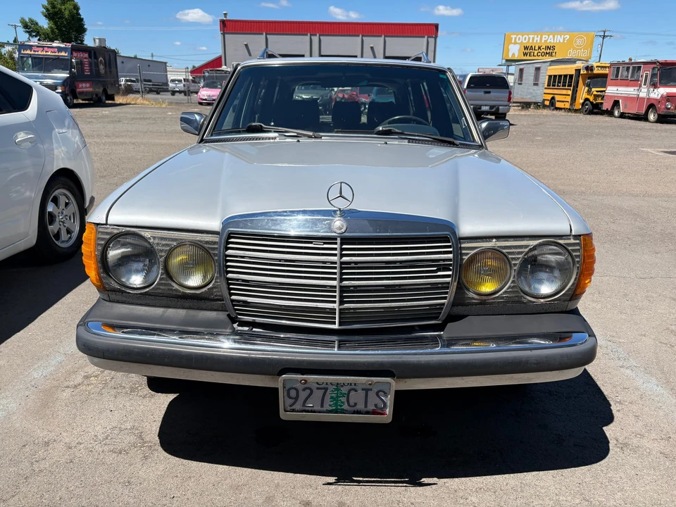 1985 Mercedes-Benz W123 Wagon (S123) - Image 9 of 31