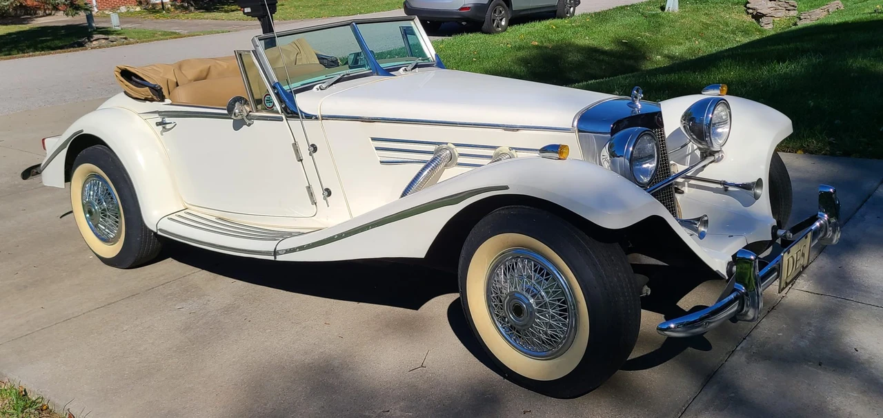 Morgan Roadster - Image 2 of 31