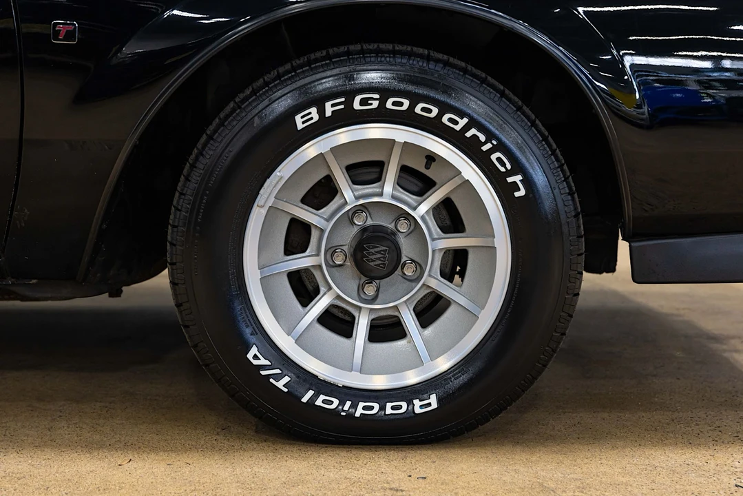 1987 Buick Regal - Image 24 of 31
