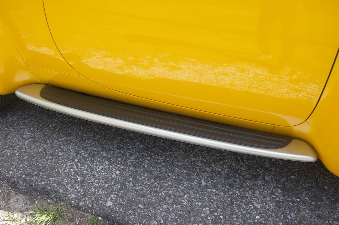 2004 Chevrolet SSR - Image 13 of 31
