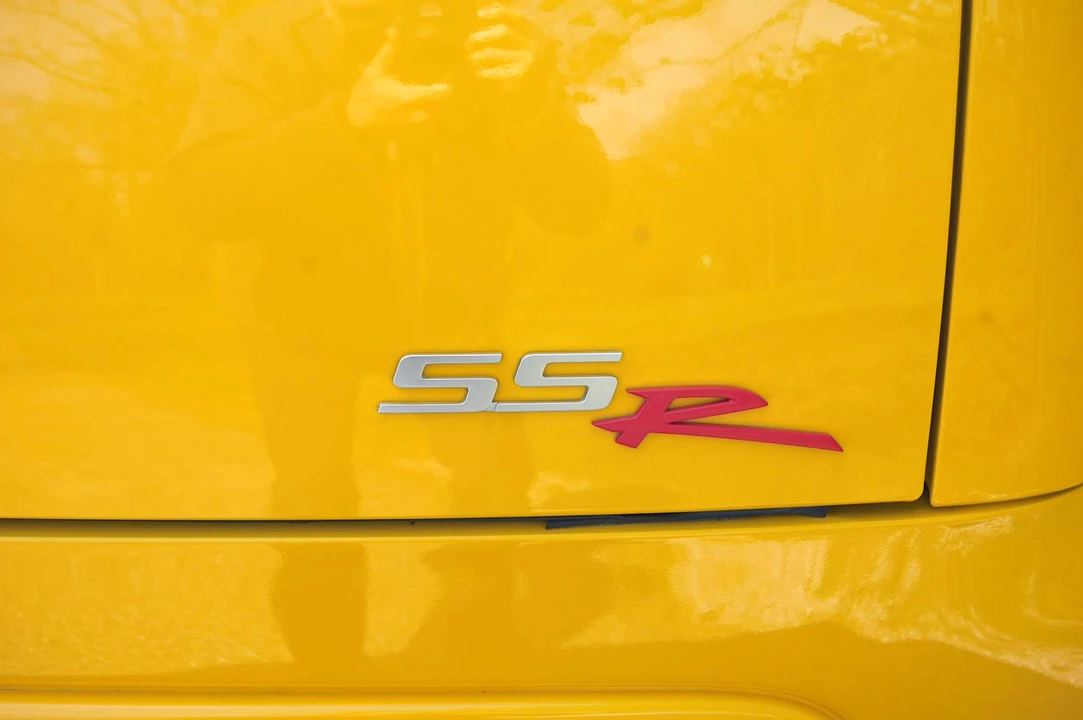 2004 Chevrolet SSR - Image 18 of 31