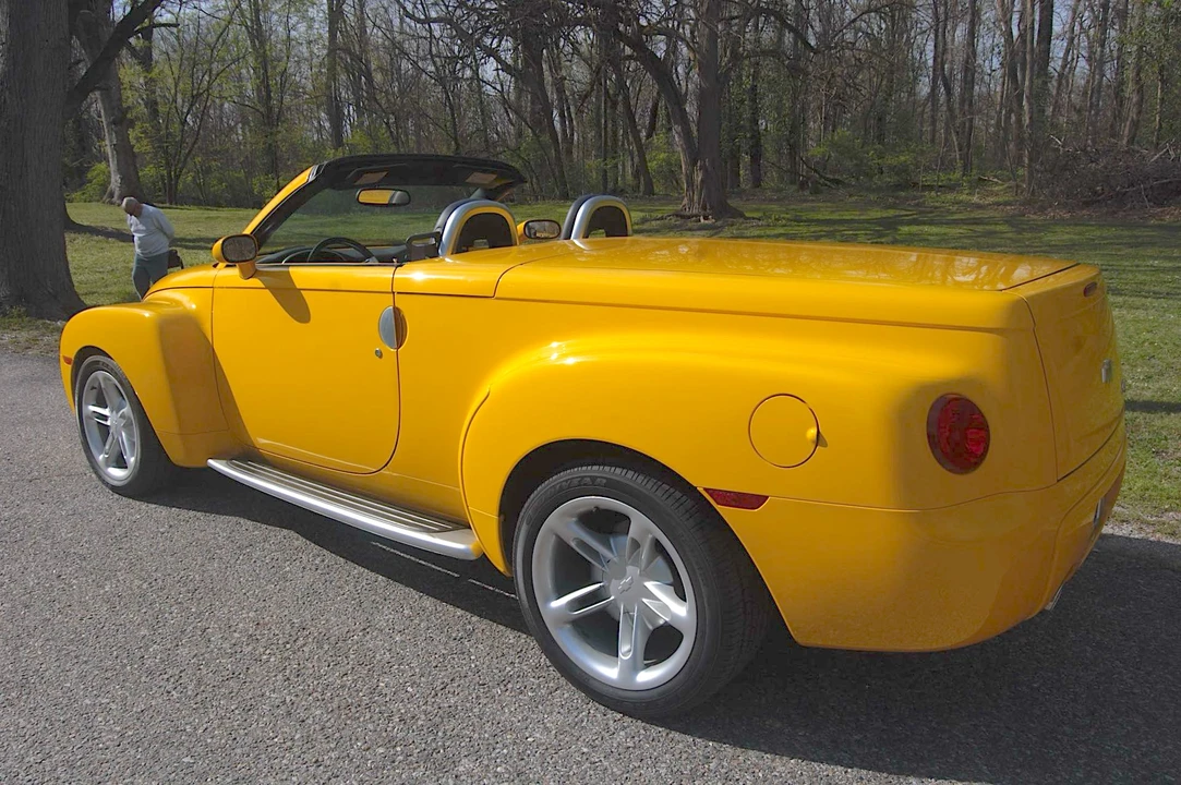 2004 Chevrolet SSR - Image 5 of 31