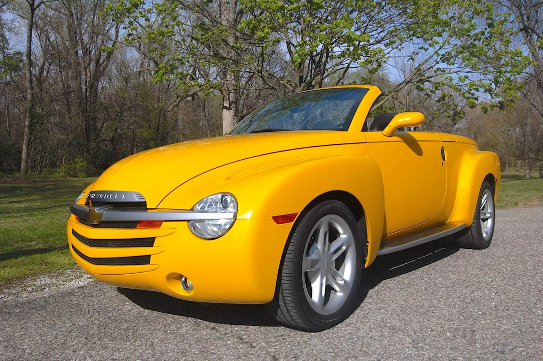 2004 Chevrolet SSR - Image 4 of 31