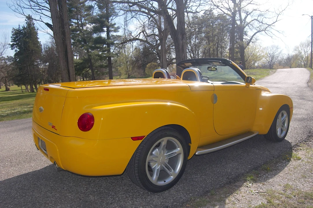 2004 Chevrolet SSR - Image 6 of 31
