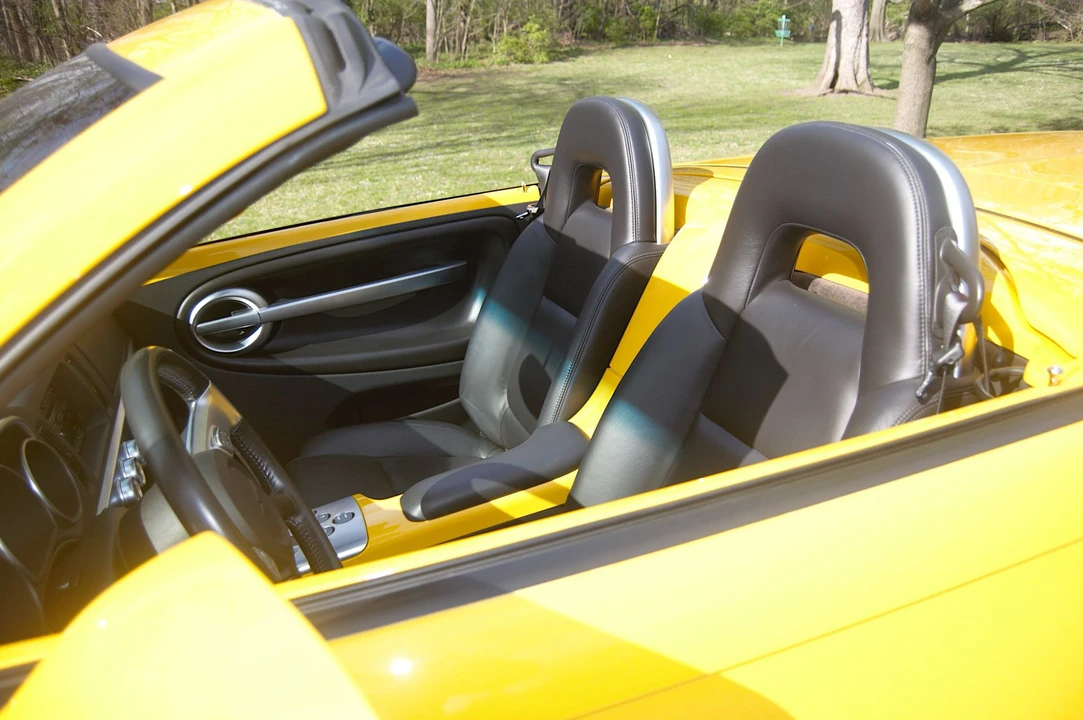 2004 Chevrolet SSR - Image 22 of 31