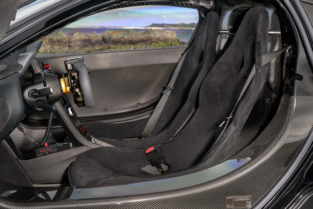 2015 McLaren P1 - Image 19 of 31